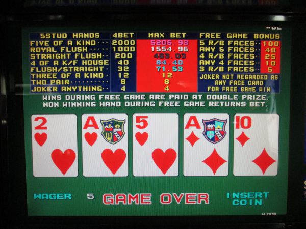 ゲーム センター ポーカー: 最高のカードバトル体験！