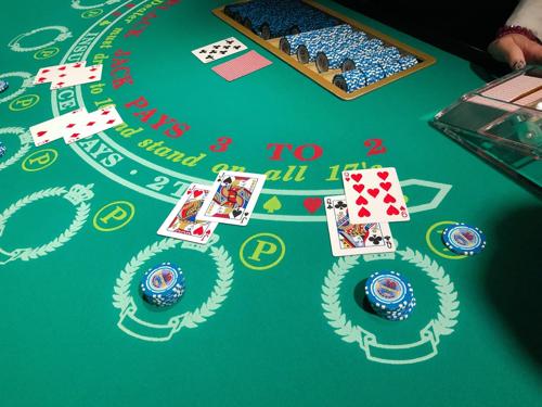 姫路ポーカー屋で楽しむカードゲームの魅力